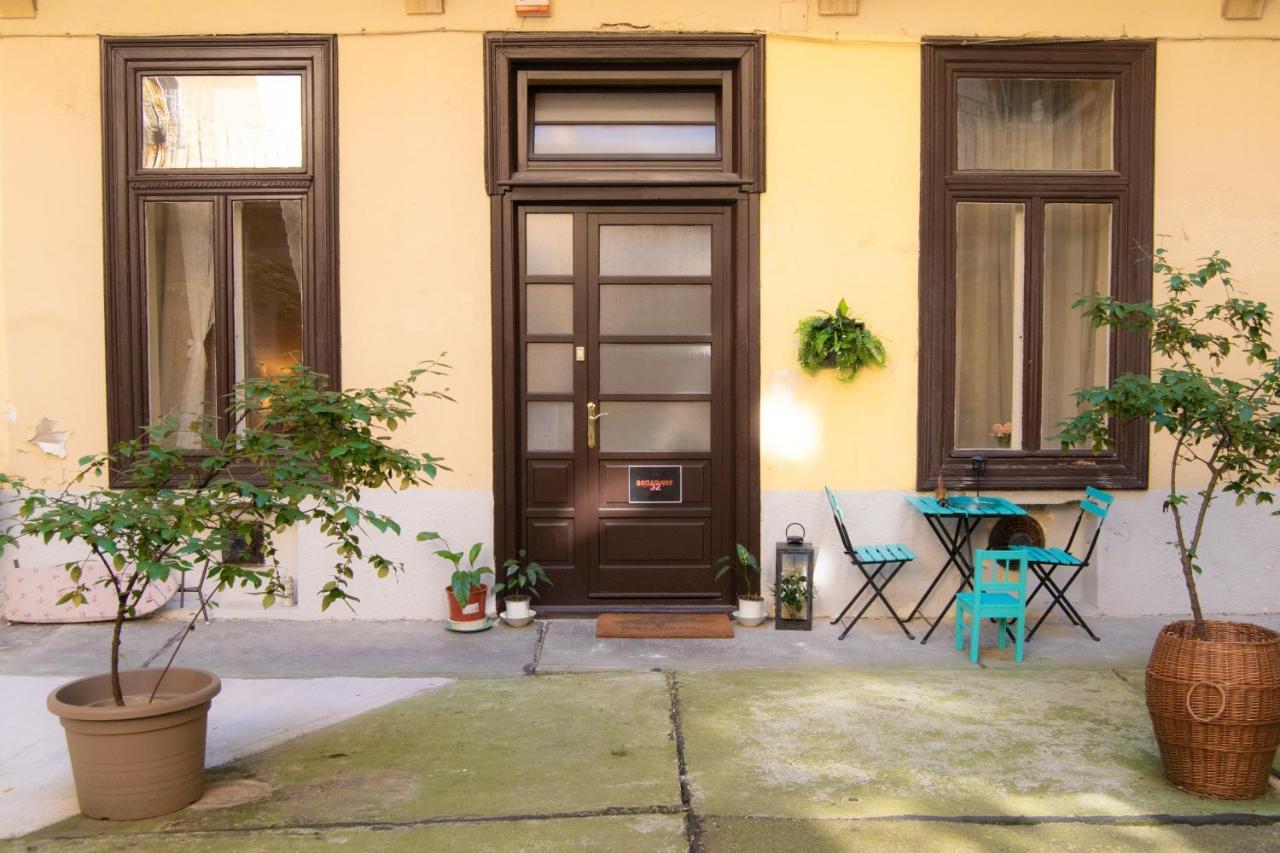 Broadway City Center, Fully Equipped, 4 Person Budapest Exterior foto
